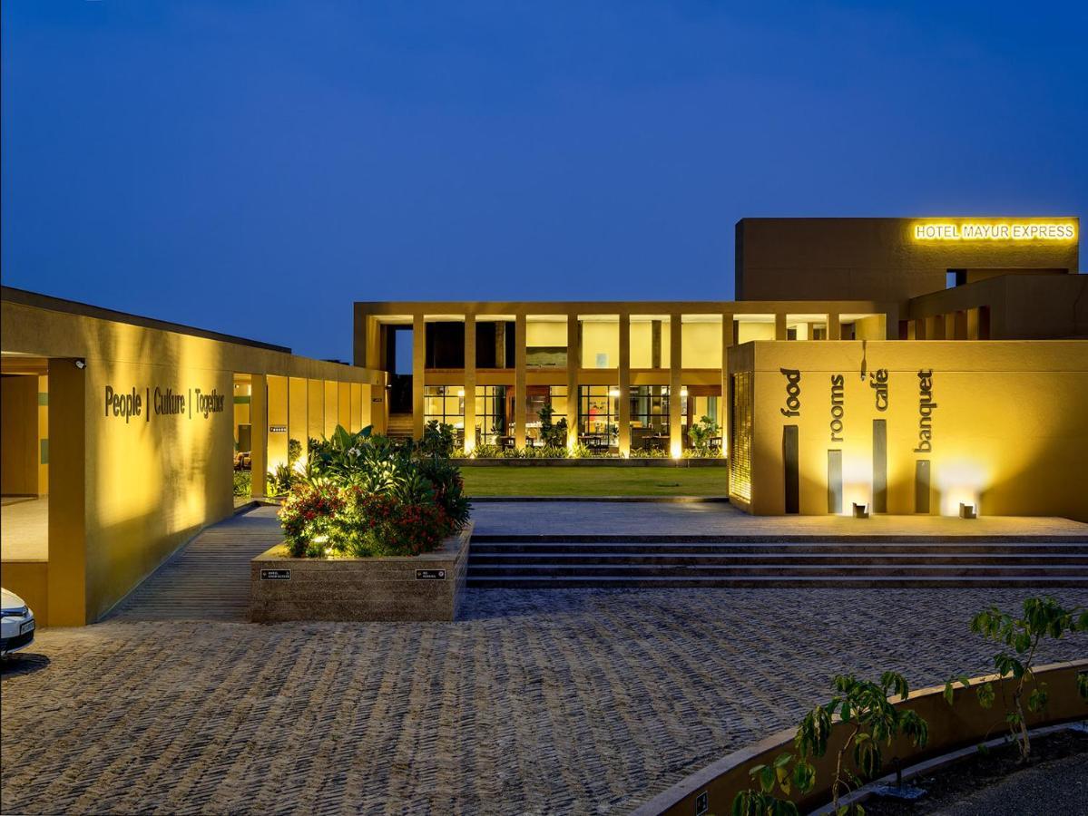 Hotel Mayur Express Sangamner Εξωτερικό φωτογραφία