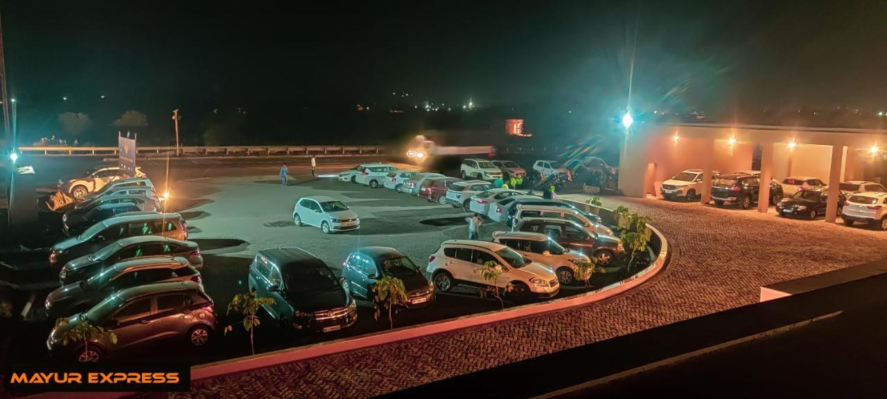 Hotel Mayur Express Sangamner Εξωτερικό φωτογραφία